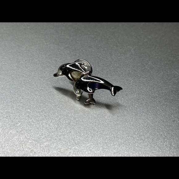 Vintage Silver Tone Dolphin Brooch Pin Jewelry Rhinestone Eyes Abalone Shell - Picture 3 of 4